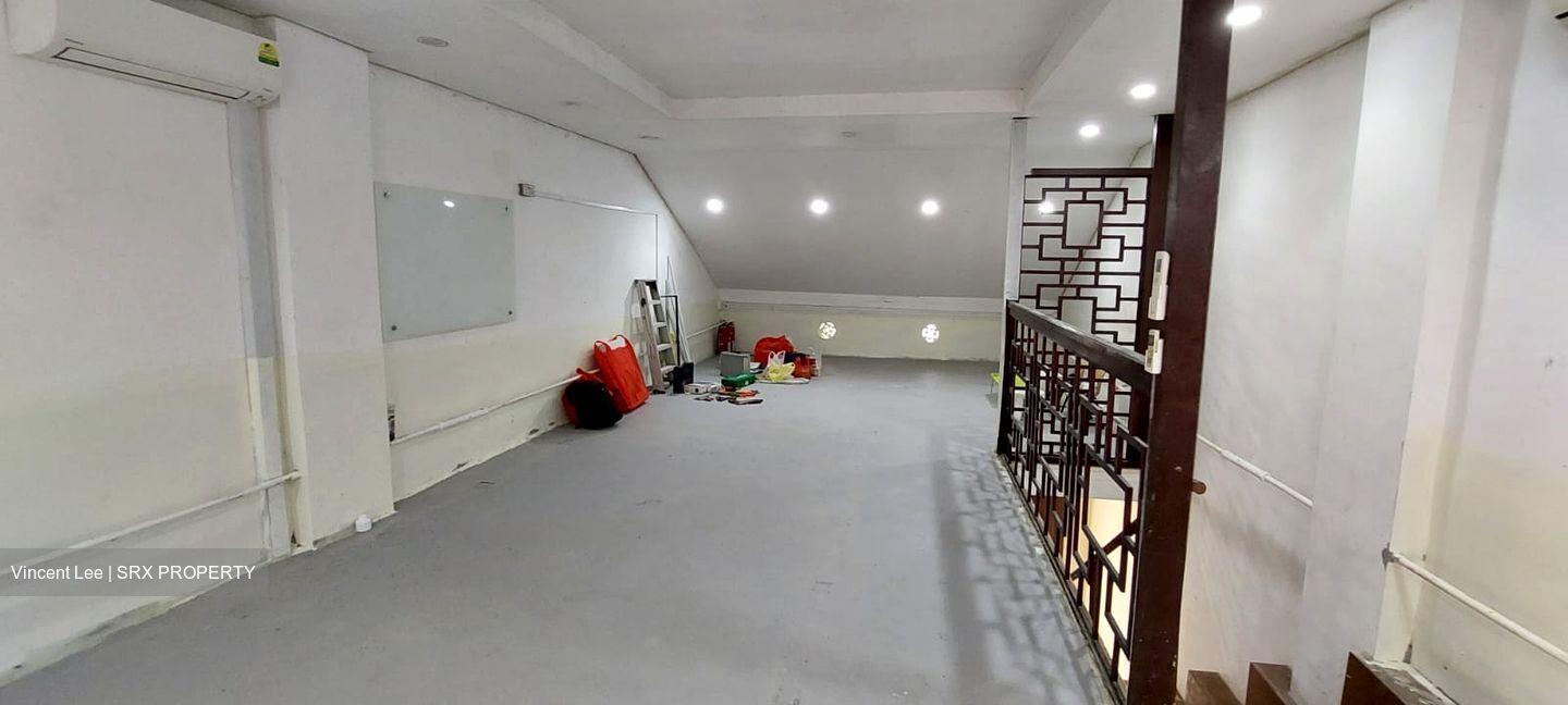 Geylang Road (D14), Shop House #440588271